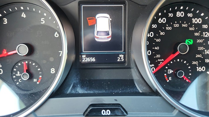 2021 Volkswagen Tiguan S photo 2