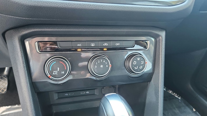 2021 Volkswagen Tiguan S photo 3