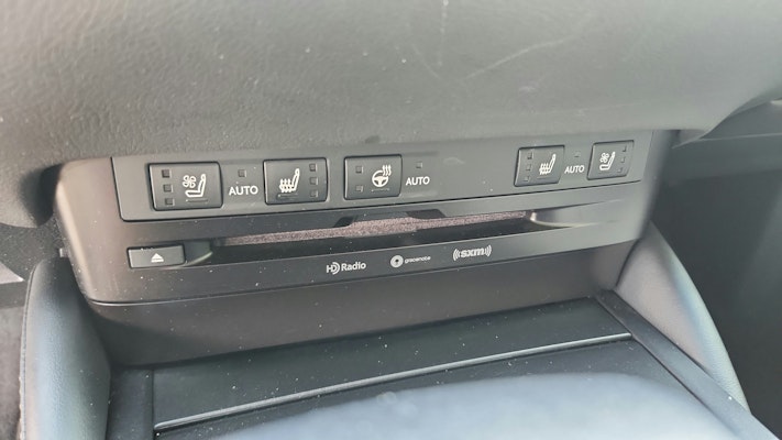 2019 Lexus ES 350 photo 4