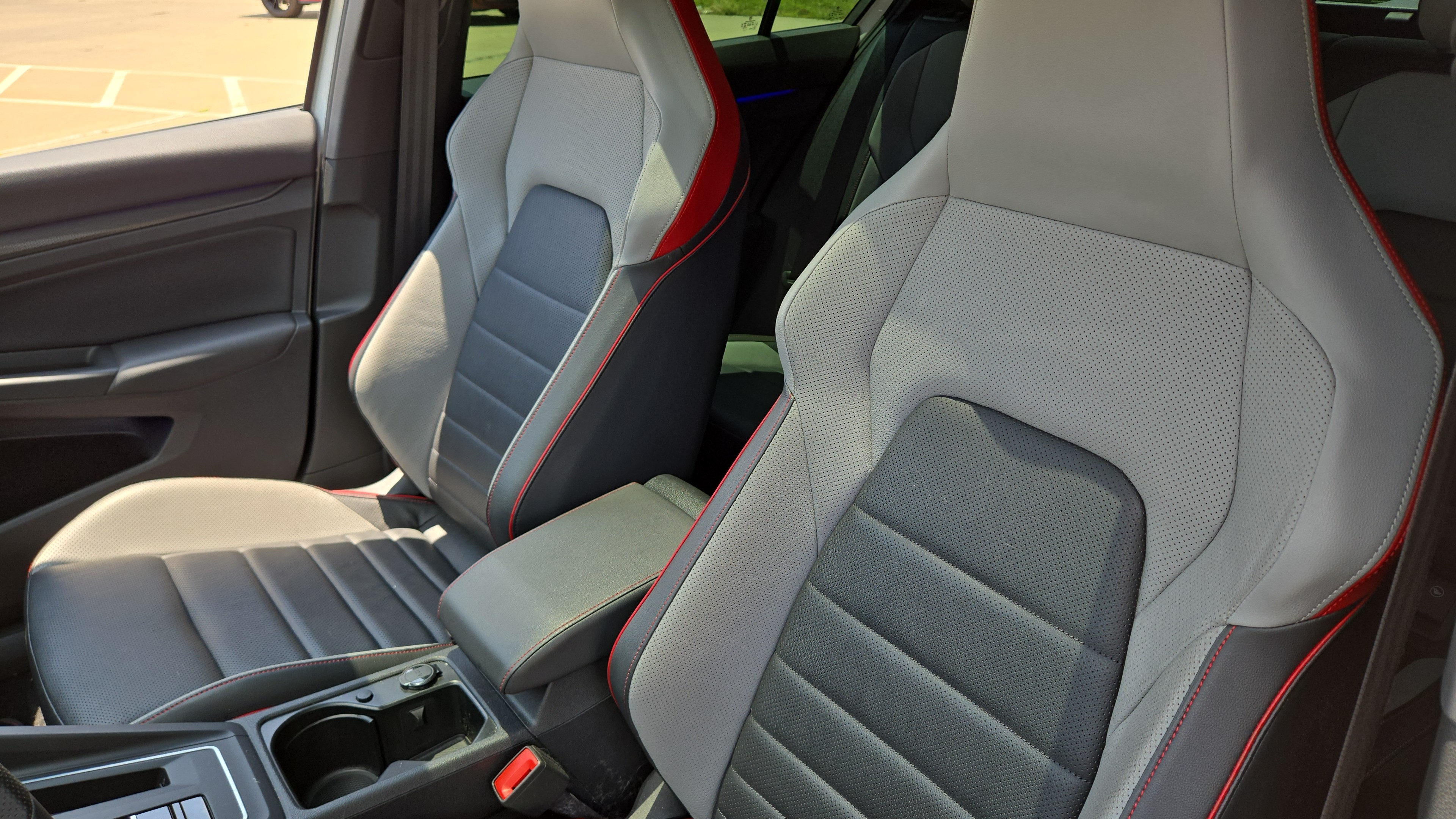 Used Oryx White Pearl 2022 Volkswagen SE for Sale in Lewisville